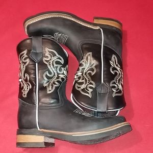 Cheke Boots  size 13.5 for little boys